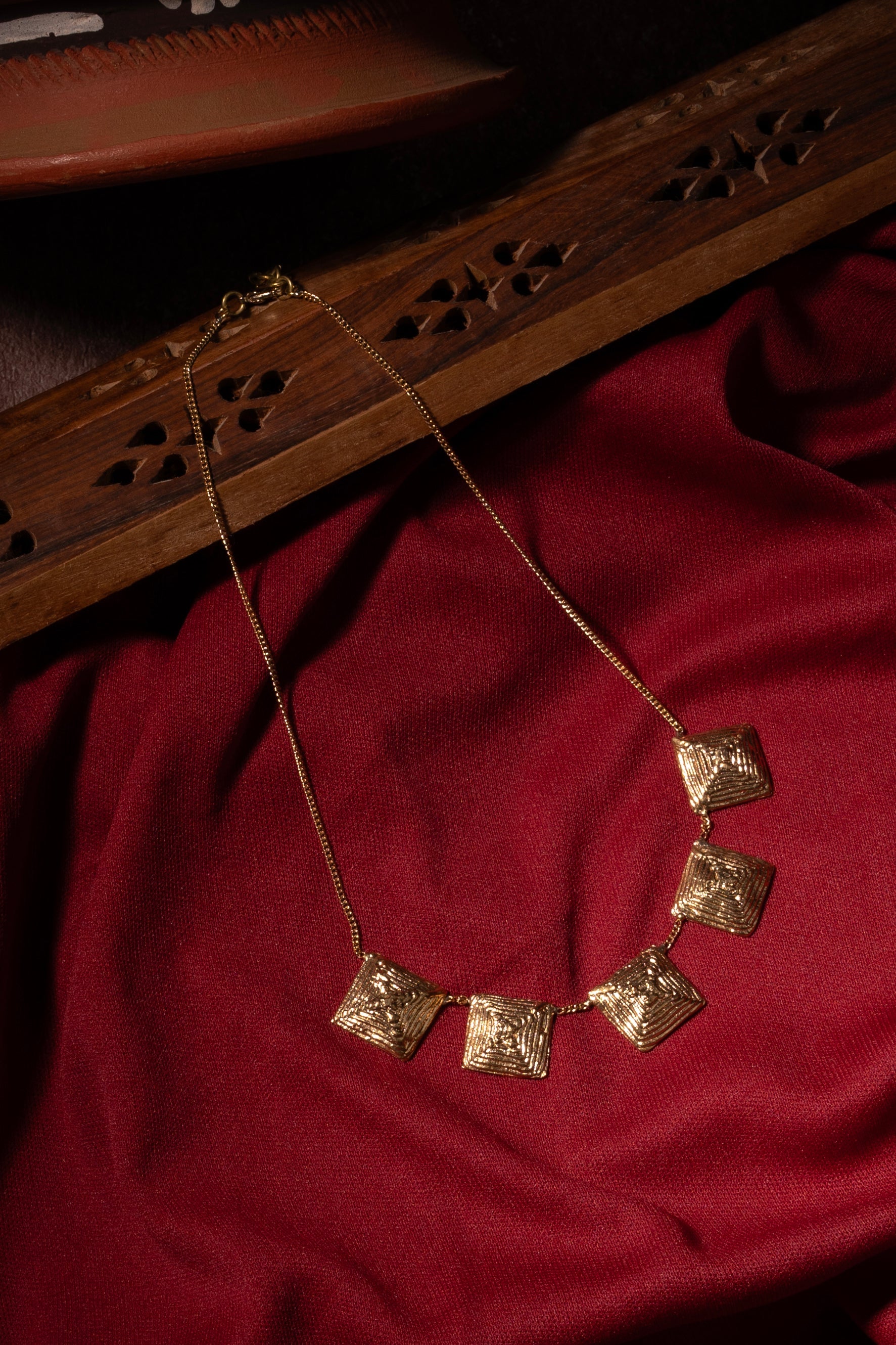 Miharu Square Dokra Sequence Versatile Choker main image 1