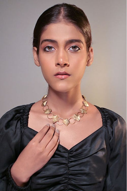 Women wearing choker dokra necklace