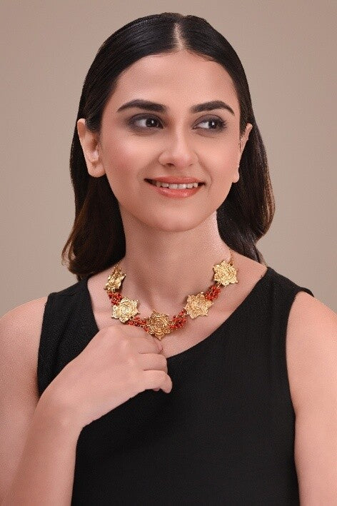 Miharu Sunehri  Beaded Necklace