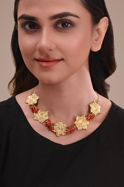 Miharu Sunehri  Beaded Necklace