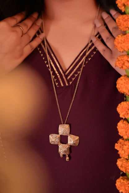 Brass pendant necklace