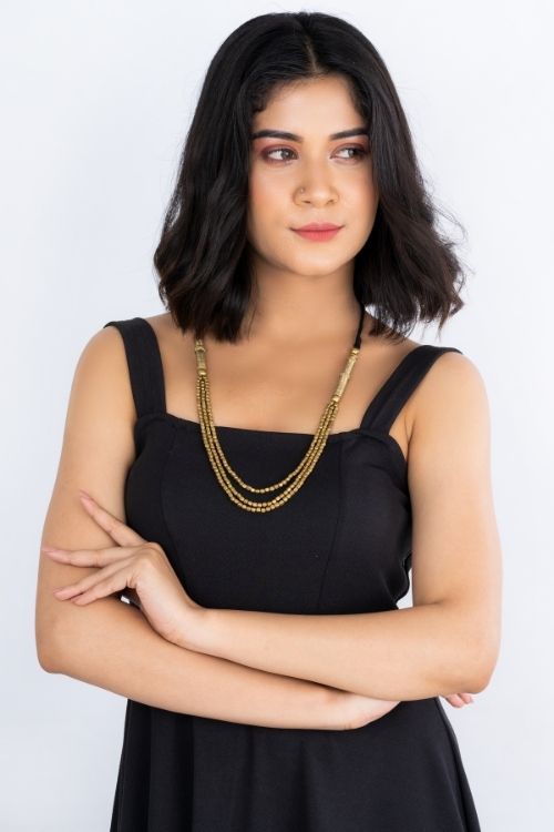 women wearing sustainable dokra jewellery