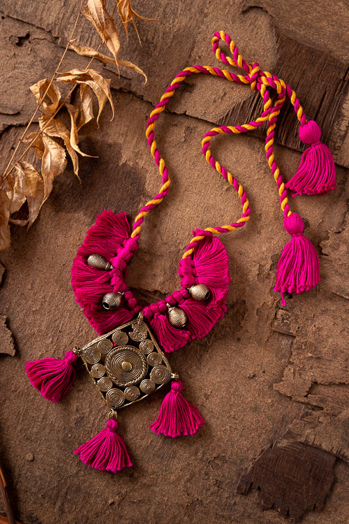 Pink Brass Thread Matinee Necklace D43d