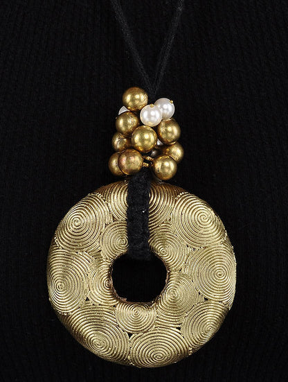 Black Gold Tone Circle Big Brass Pendant Necklace G19