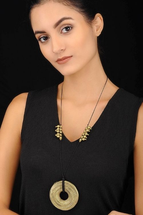 BLACK GOLD TONE BIG PENDANT NECKLACE G3