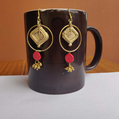 Red and Glod Tone earrings DEr81