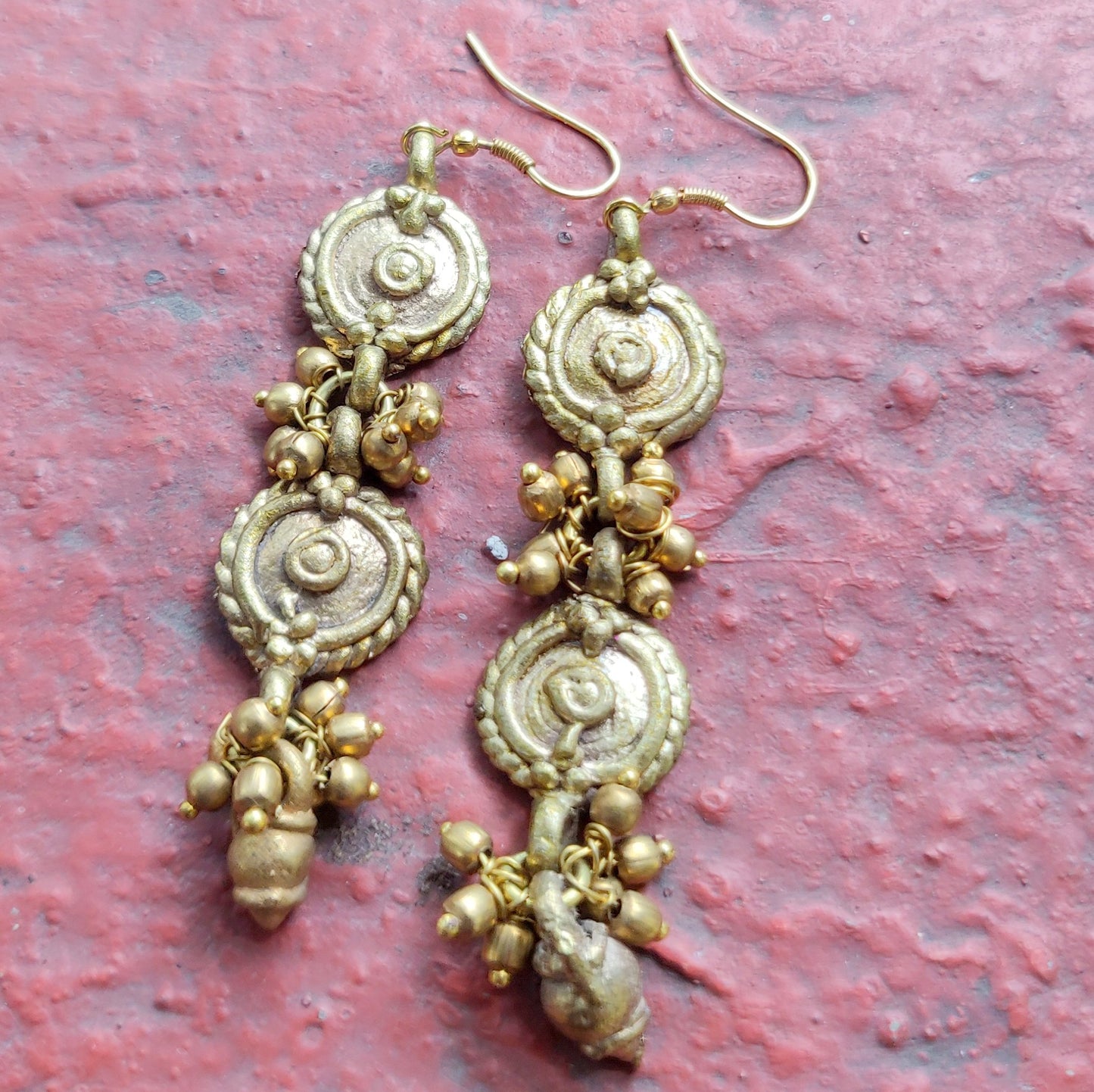 Long circular dokra brass earrings DEr82