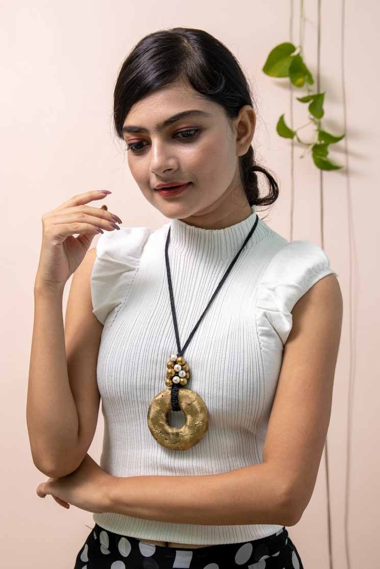 Black Gold Tone Circle Big Brass Pendant Necklace G19